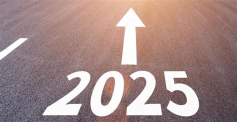 金蛇年2025|2025是乙巳蛇年，俗语“青蛇遇四卯，丰收不用愁”啥意。